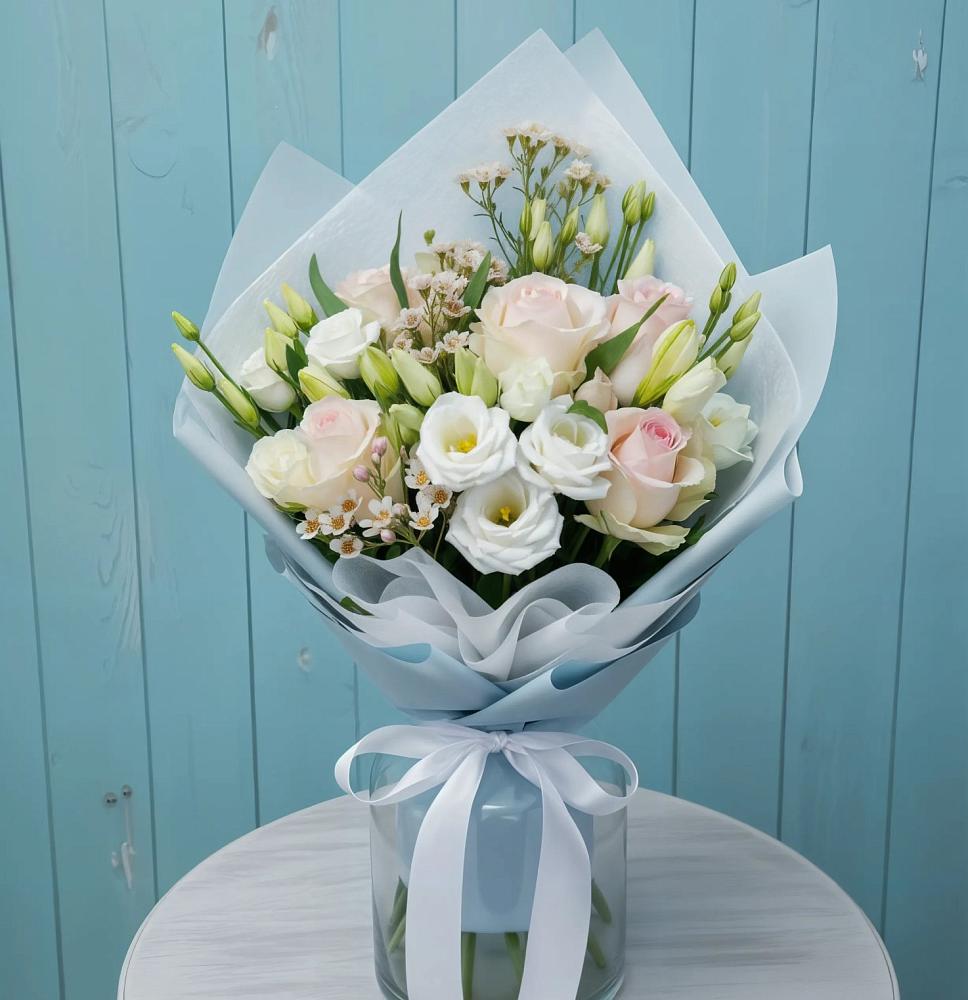 Букет очаровательный аромат в Туле Букет цветов из: Розы и Лизиантусы в Туле
